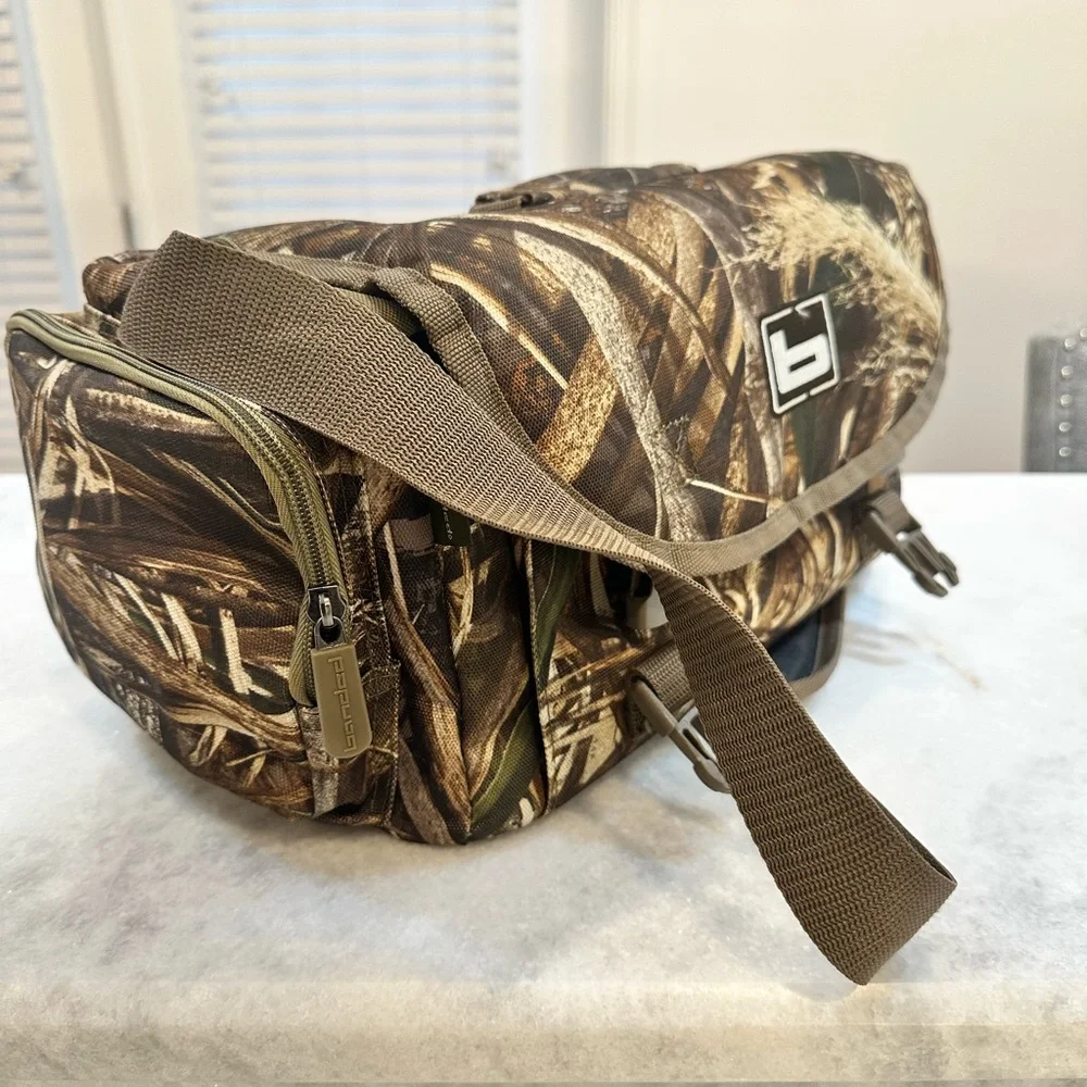 Air Blind Bag | Hunter’s Choice Bag with Strap and multiple compartments.